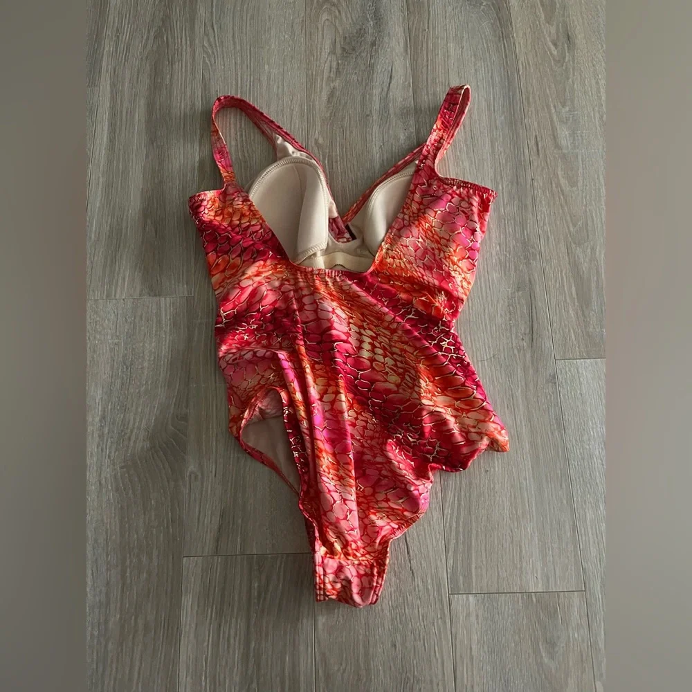 Miraclesuit Women’s Rock Show Oceanus Coral One Piece Swimsuit - Size 16 - Picture 7 of 11